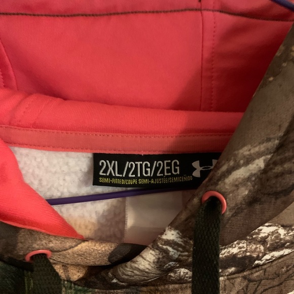 Ladies under armour camo hoodie - Picture 2 of 2